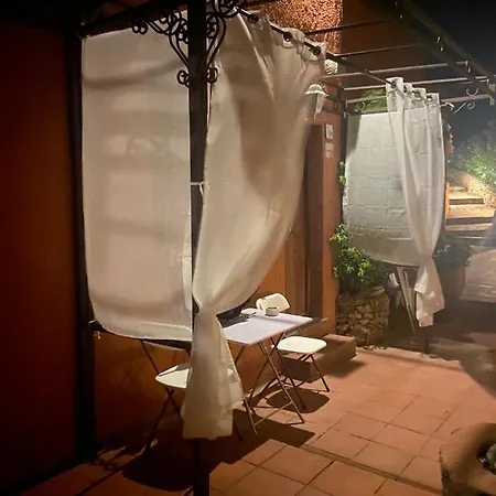 Stanza Del Sole